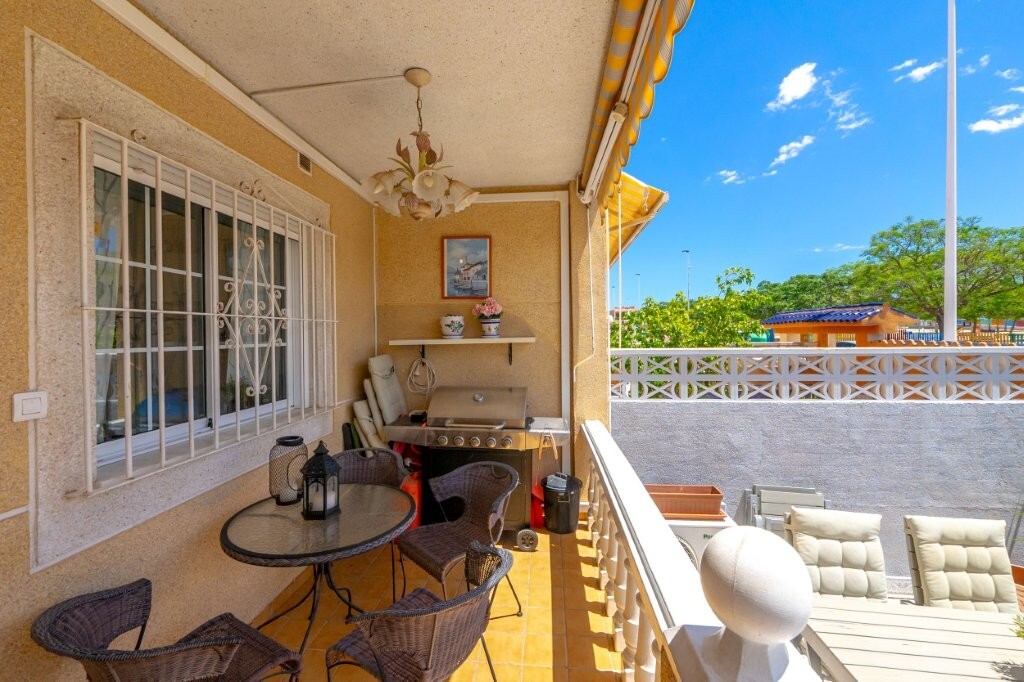 For sale - 2 Bedroom 1 Bathroom Town House in Torrevieja - aguas nuevas  - Alicante