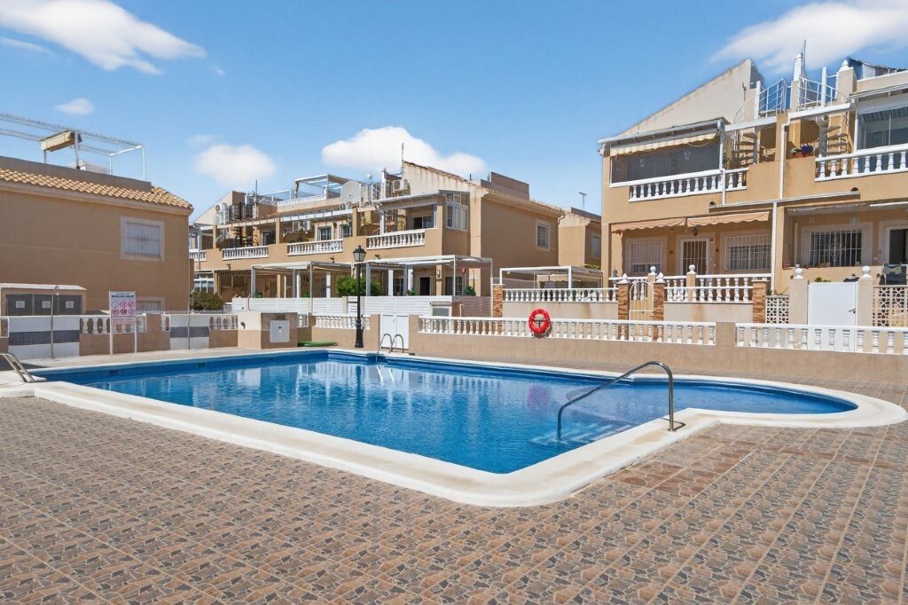 For sale - 2 Bedroom 1 Bathroom Town House in Torrevieja - aguas nuevas  - Alicante