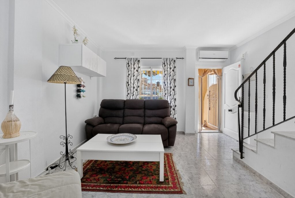 For sale - 2 Bedroom 1 Bathroom Town House in Torrevieja - aguas nuevas  - Alicante