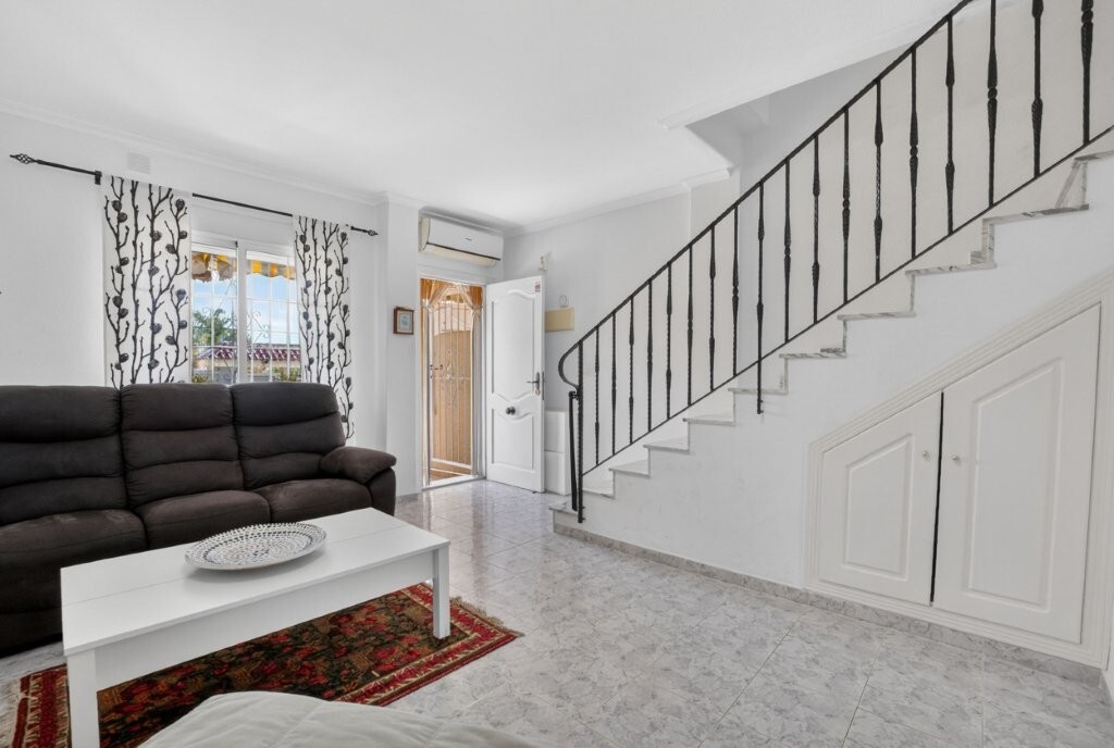 For sale - 2 Bedroom 1 Bathroom Town House in Torrevieja - aguas nuevas  - Alicante