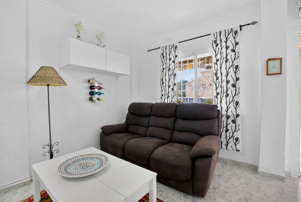 For sale - 2 Bedroom 1 Bathroom Town House in Torrevieja - aguas nuevas  - Alicante