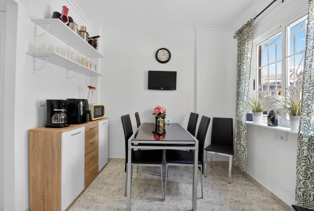 For sale - 2 Bedroom 1 Bathroom Town House in Torrevieja - aguas nuevas  - Alicante