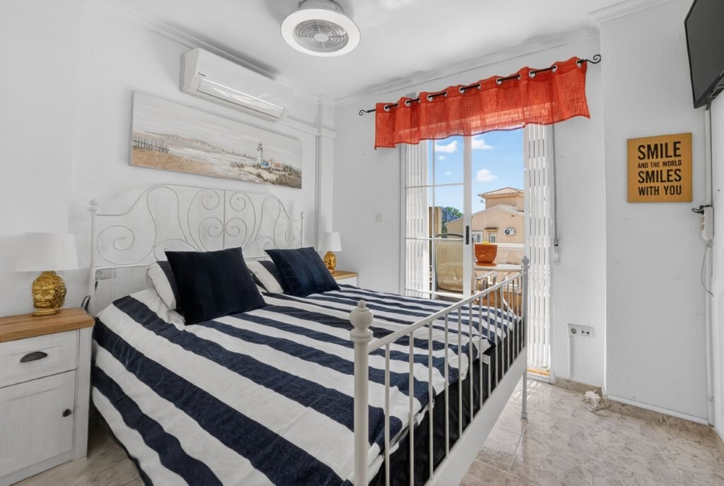 For sale - 2 Bedroom 1 Bathroom Town House in Torrevieja - aguas nuevas  - Alicante