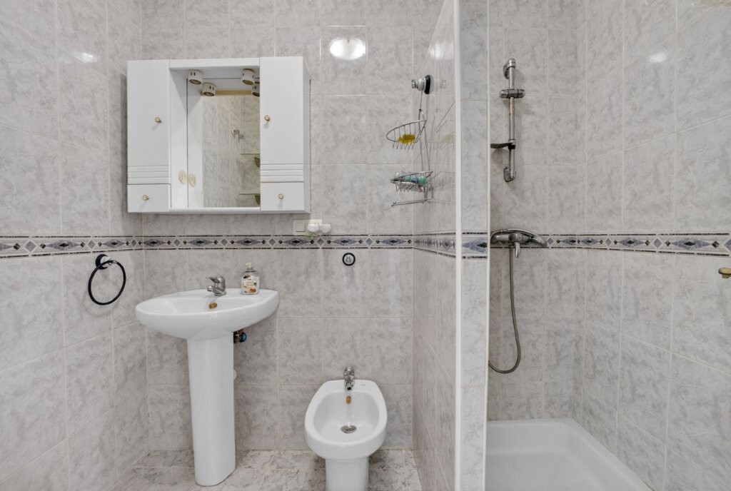 For sale - 2 Bedroom 1 Bathroom Town House in Torrevieja - aguas nuevas  - Alicante