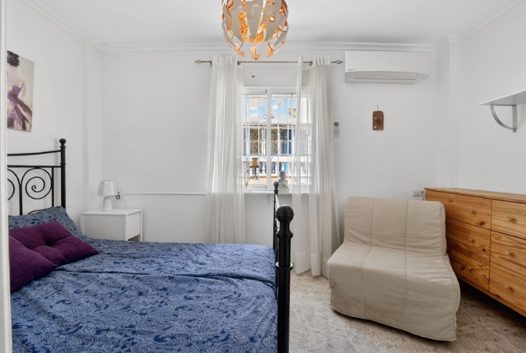 For sale - 2 Bedroom 1 Bathroom Town House in Torrevieja - aguas nuevas  - Alicante