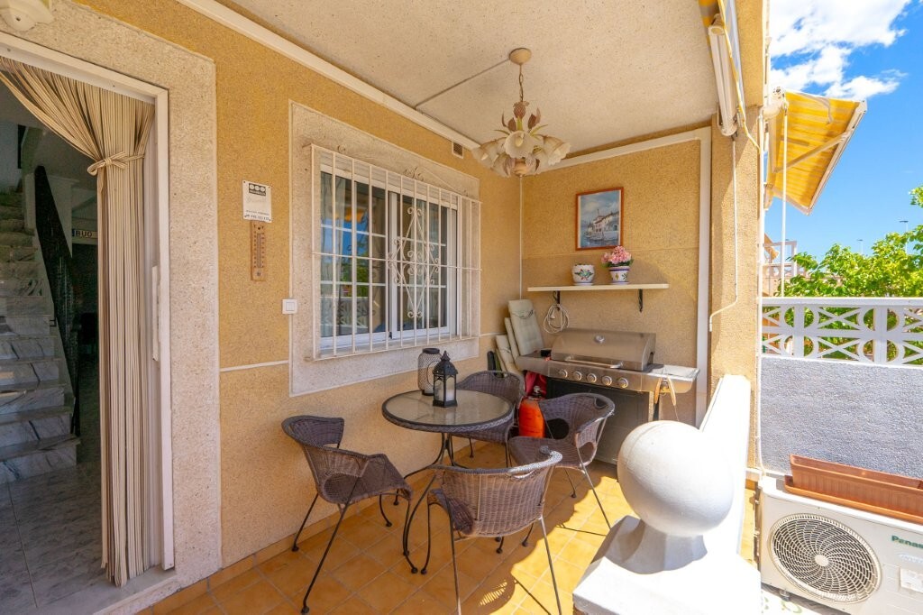 For sale - 2 Bedroom 1 Bathroom Town House in Torrevieja - aguas nuevas  - Alicante