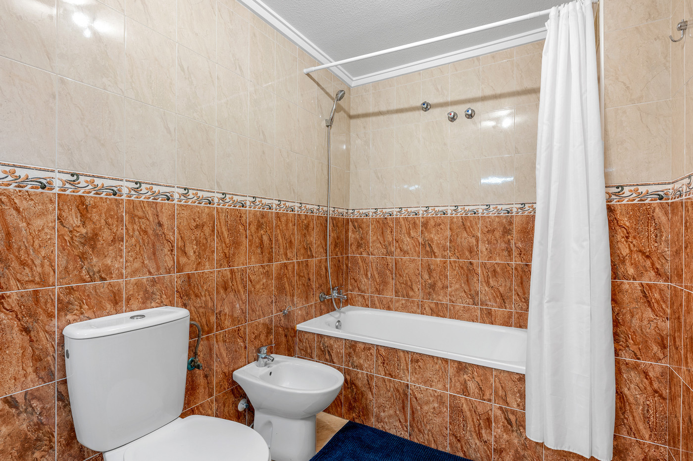 For sale - 3 Bedroom 2 Bathroom Apartment in Torrevieja - Costa Blanca  - Alicante