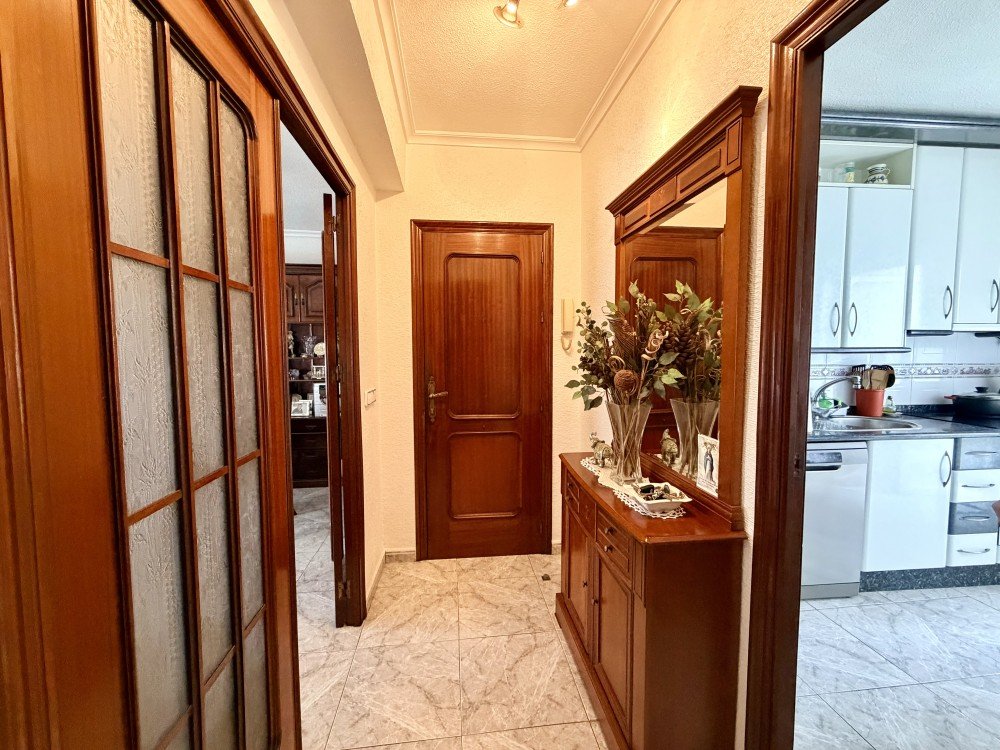 For sale - 6 Bedroom 2 Bathroom Apartment in Torrevieja - Costa Blanca  - Alicante