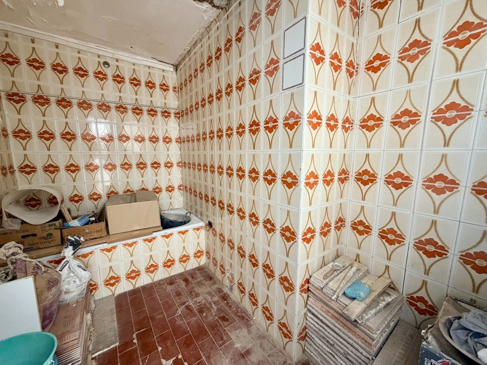 For sale - 6 Bedroom 2 Bathroom Apartment in Torrevieja - Costa Blanca  - Alicante