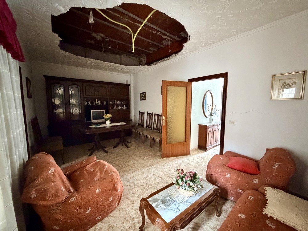 For sale - 6 Bedroom 2 Bathroom Apartment in Torrevieja - Costa Blanca  - Alicante