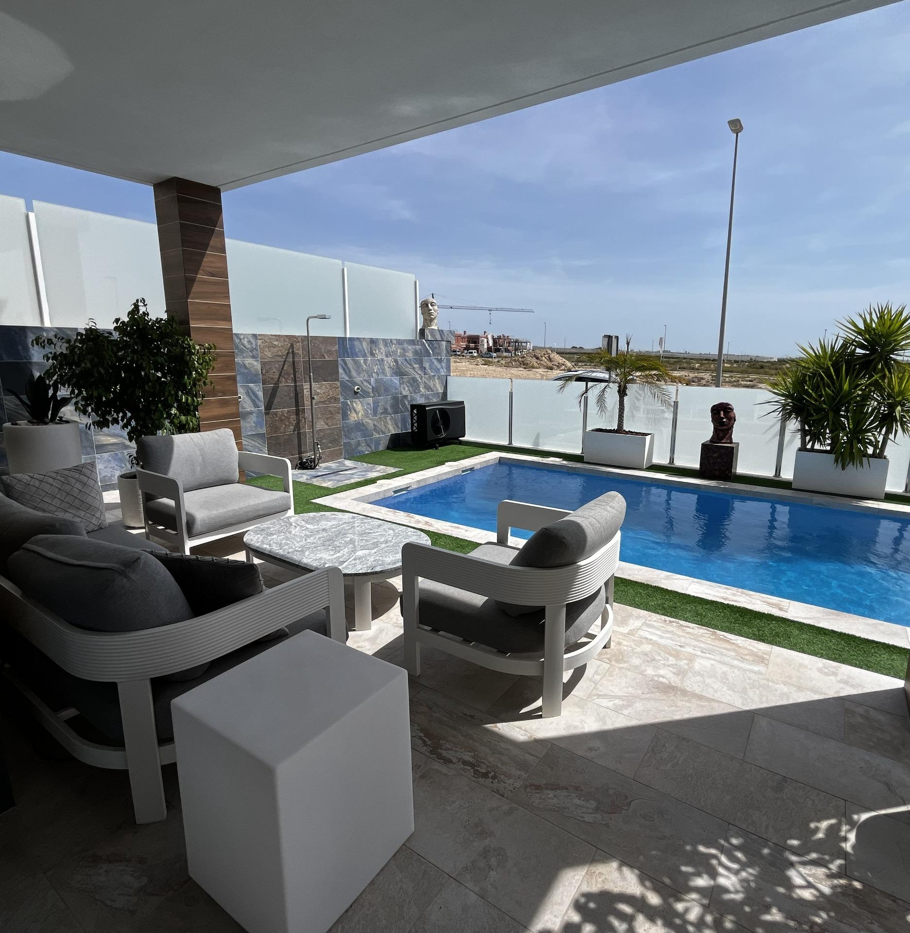 For sale - 3 Bedroom 3 Bathroom Town House in Orihuela - Desamparados-hurchillo-torremendo  - Alicante
