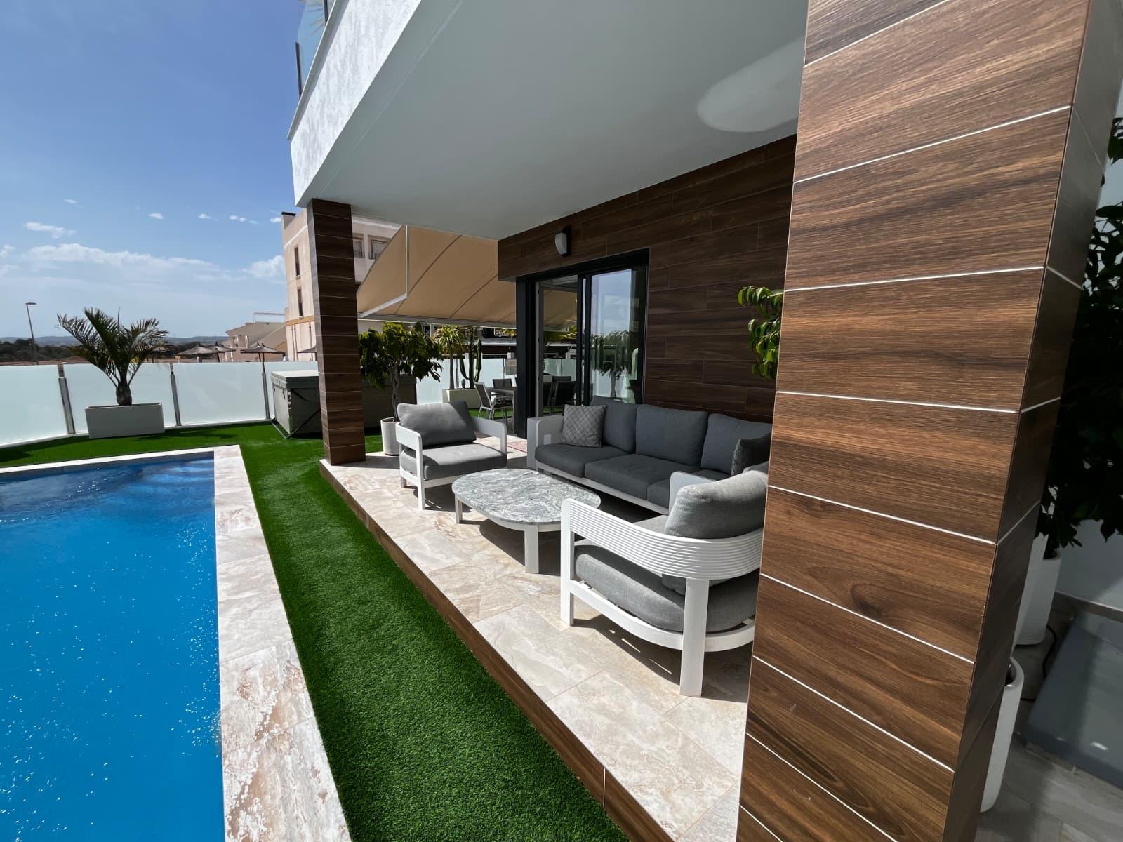 For sale - 3 Bedroom 3 Bathroom Town House in Orihuela - Desamparados-hurchillo-torremendo  - Alicante
