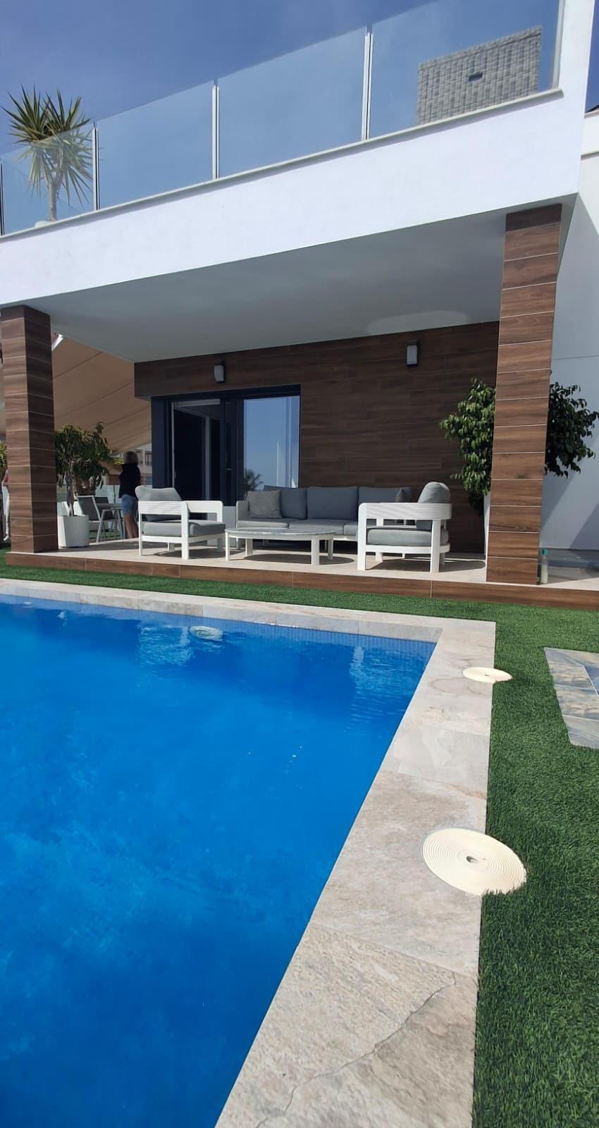 For sale - 3 Bedroom 3 Bathroom Town House in Orihuela - Desamparados-hurchillo-torremendo  - Alicante