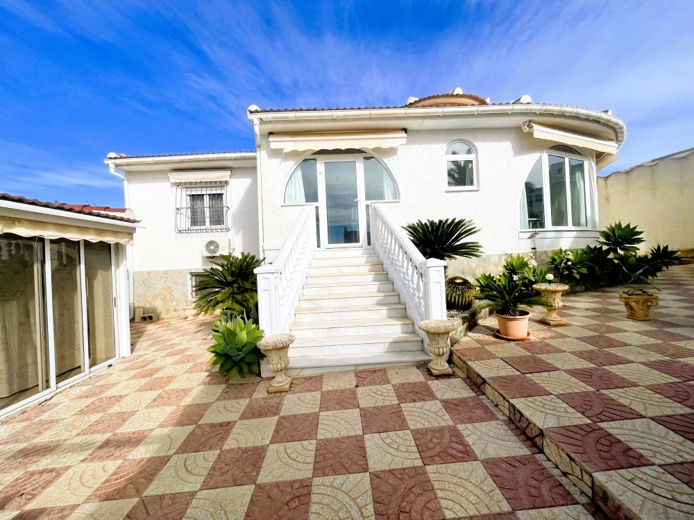 For sale - 3 Bedroom 2 Bathroom Villa in Ciudad Quesada - Costa Blanca  - Alicante