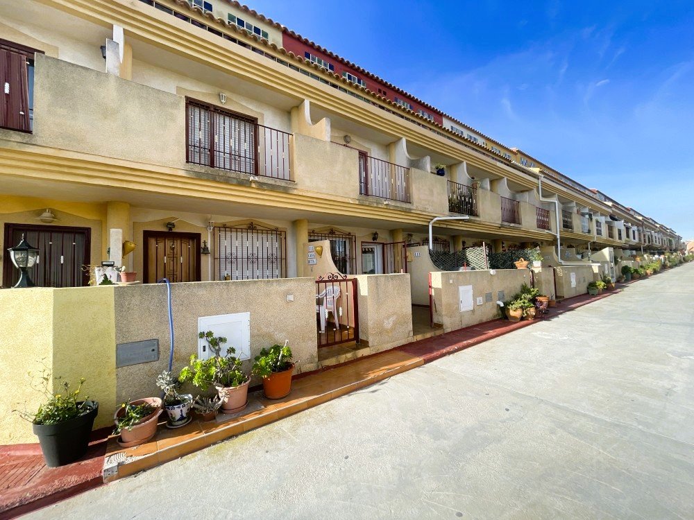 For sale - 3 Bedroom 3 Bathroom Town House in Playa Flamenca - Costa Blanca  - Alicante