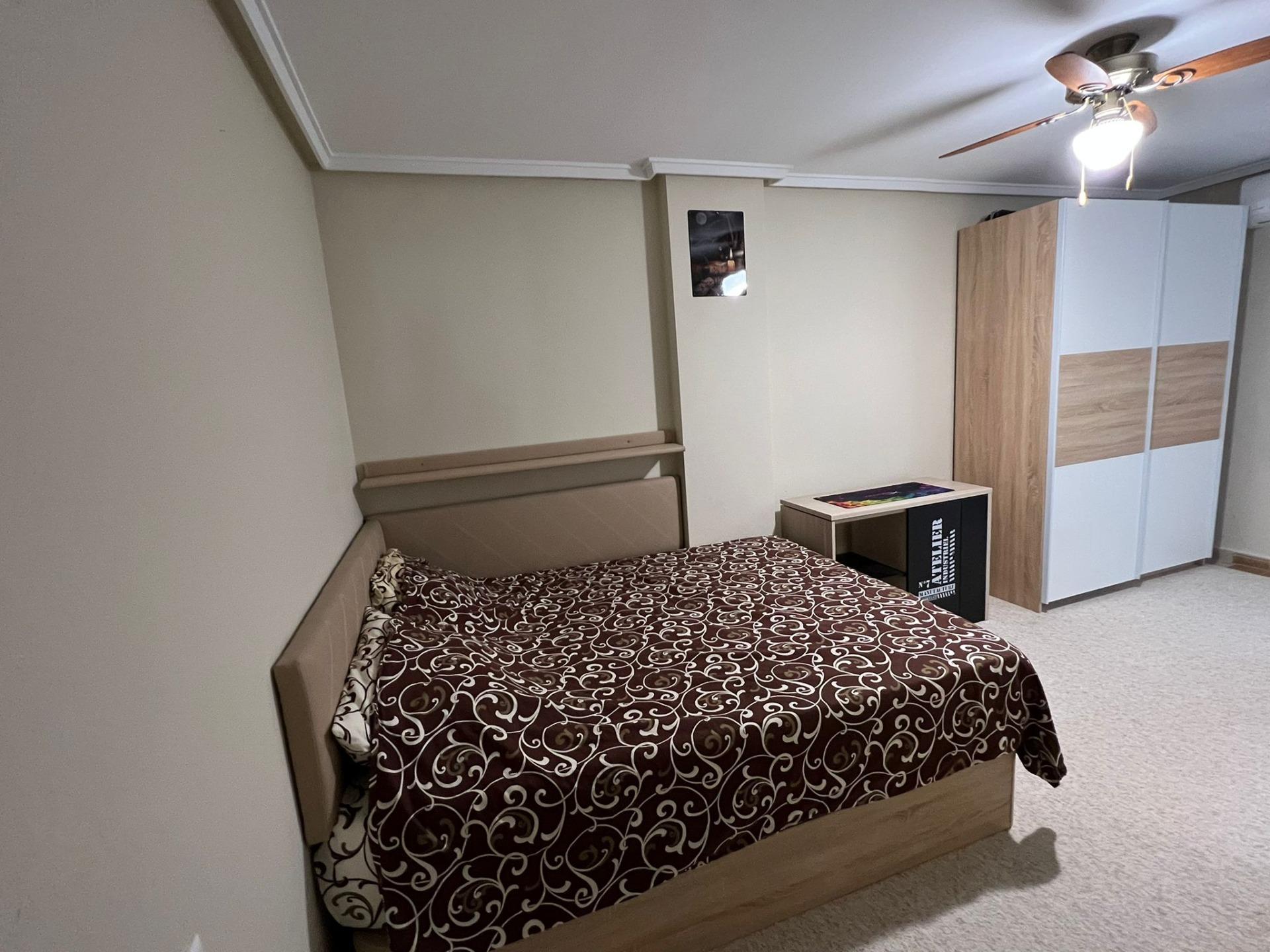 For sale - 3 Bedroom 2 Bathroom Apartment in Torrevieja - Centro  - Alicante