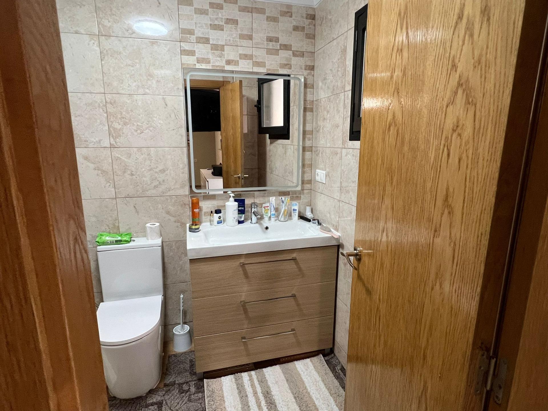 For sale - 3 Bedroom 2 Bathroom Apartment in Torrevieja - Centro  - Alicante