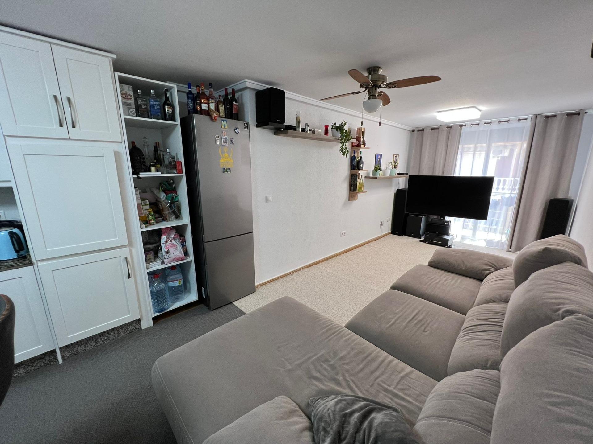 For sale - 3 Bedroom 2 Bathroom Apartment in Torrevieja - Centro  - Alicante