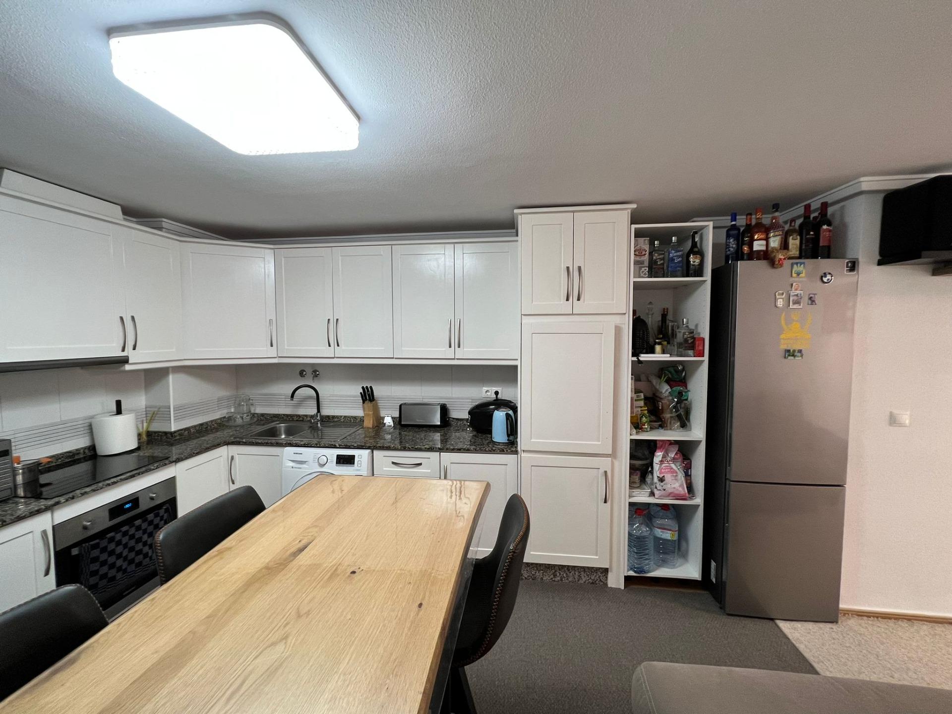 For sale - 3 Bedroom 2 Bathroom Apartment in Torrevieja - Centro  - Alicante
