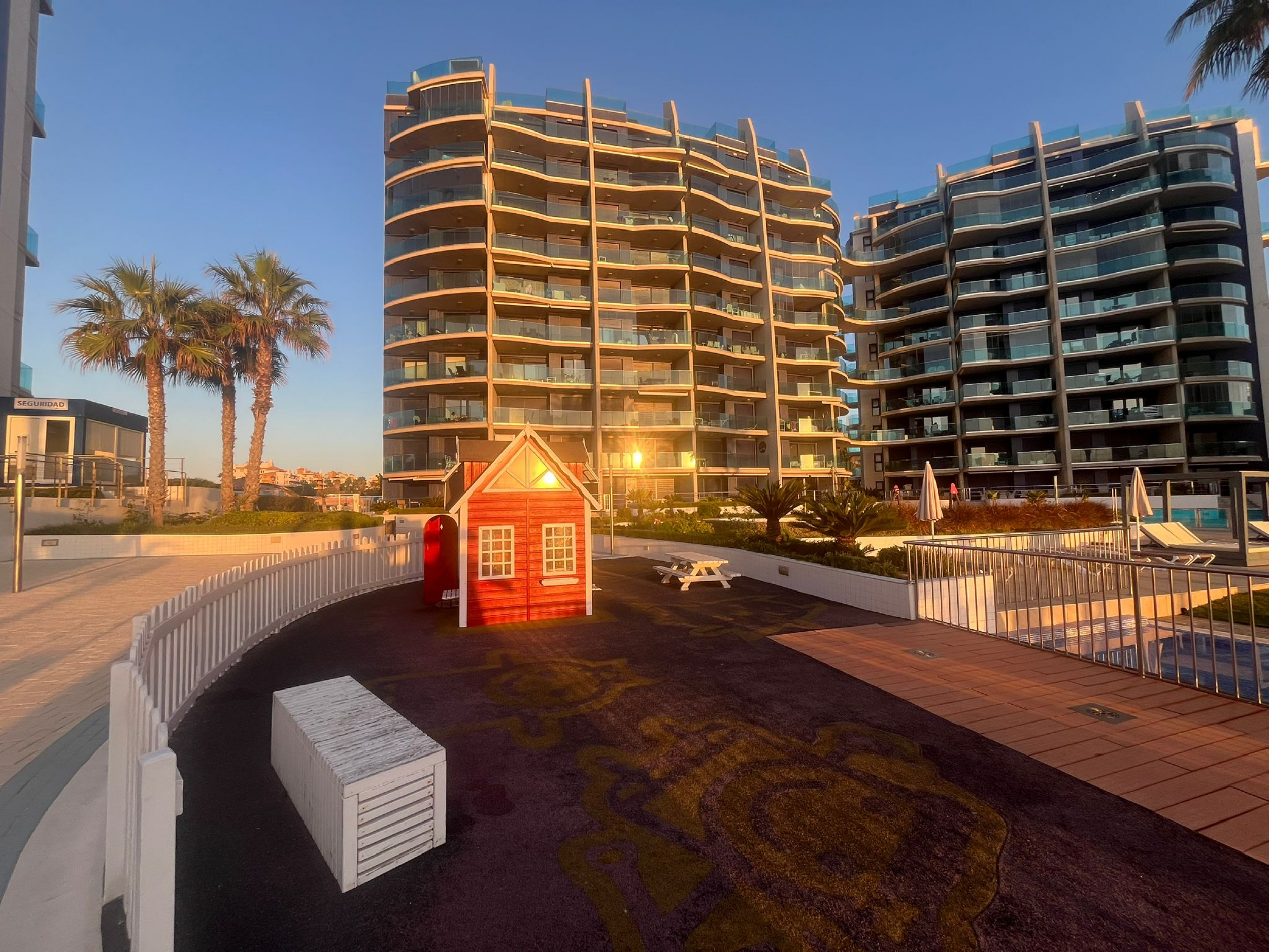 For sale - 3 Bedroom 2 Bathroom Apartment in Punta Prima - Costa Blanca  - Alicante