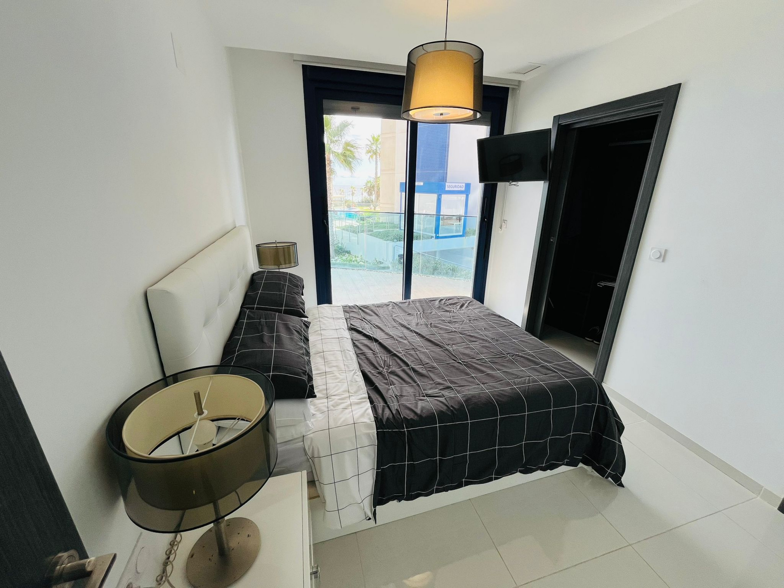 For sale - 3 Bedroom 2 Bathroom Apartment in Punta Prima - Costa Blanca  - Alicante