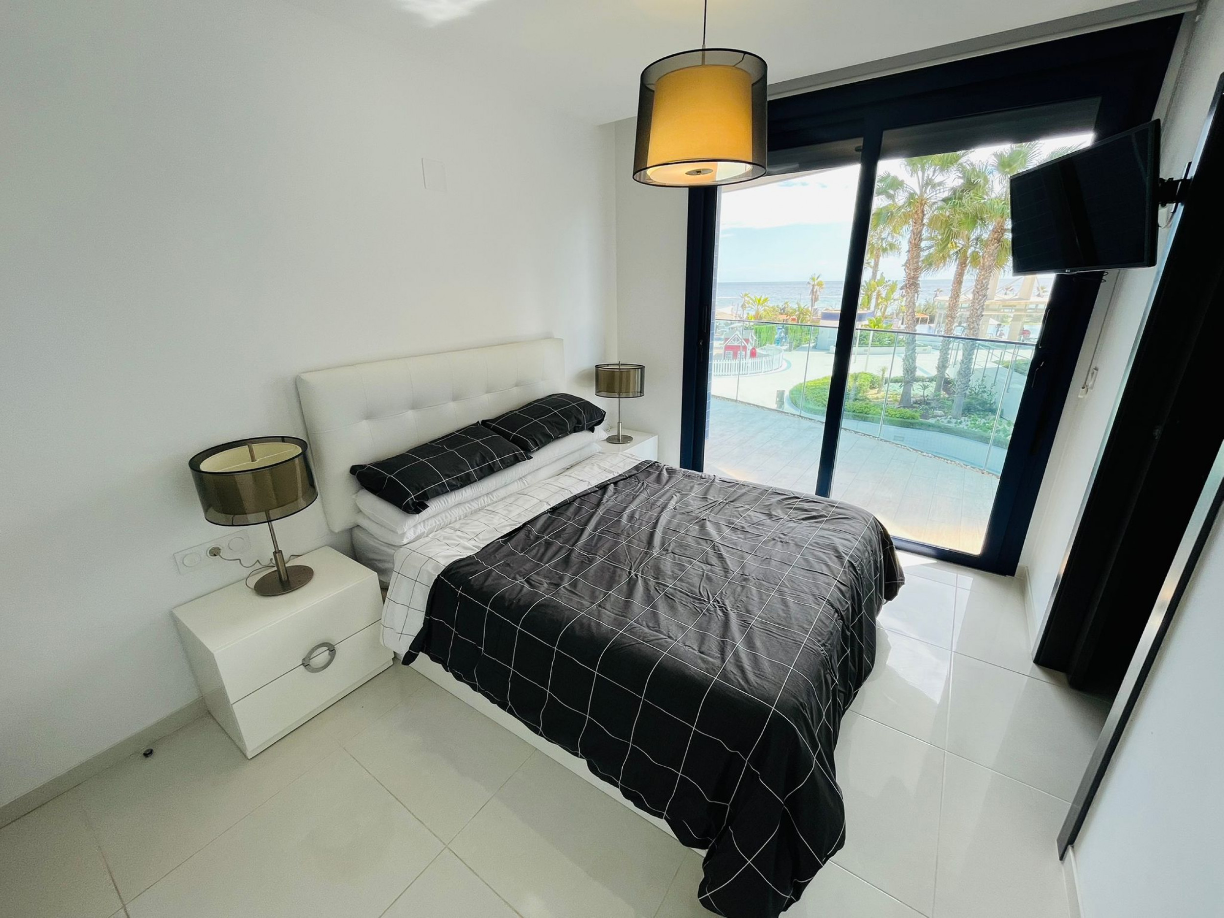 For sale - 3 Bedroom 2 Bathroom Apartment in Punta Prima - Costa Blanca  - Alicante