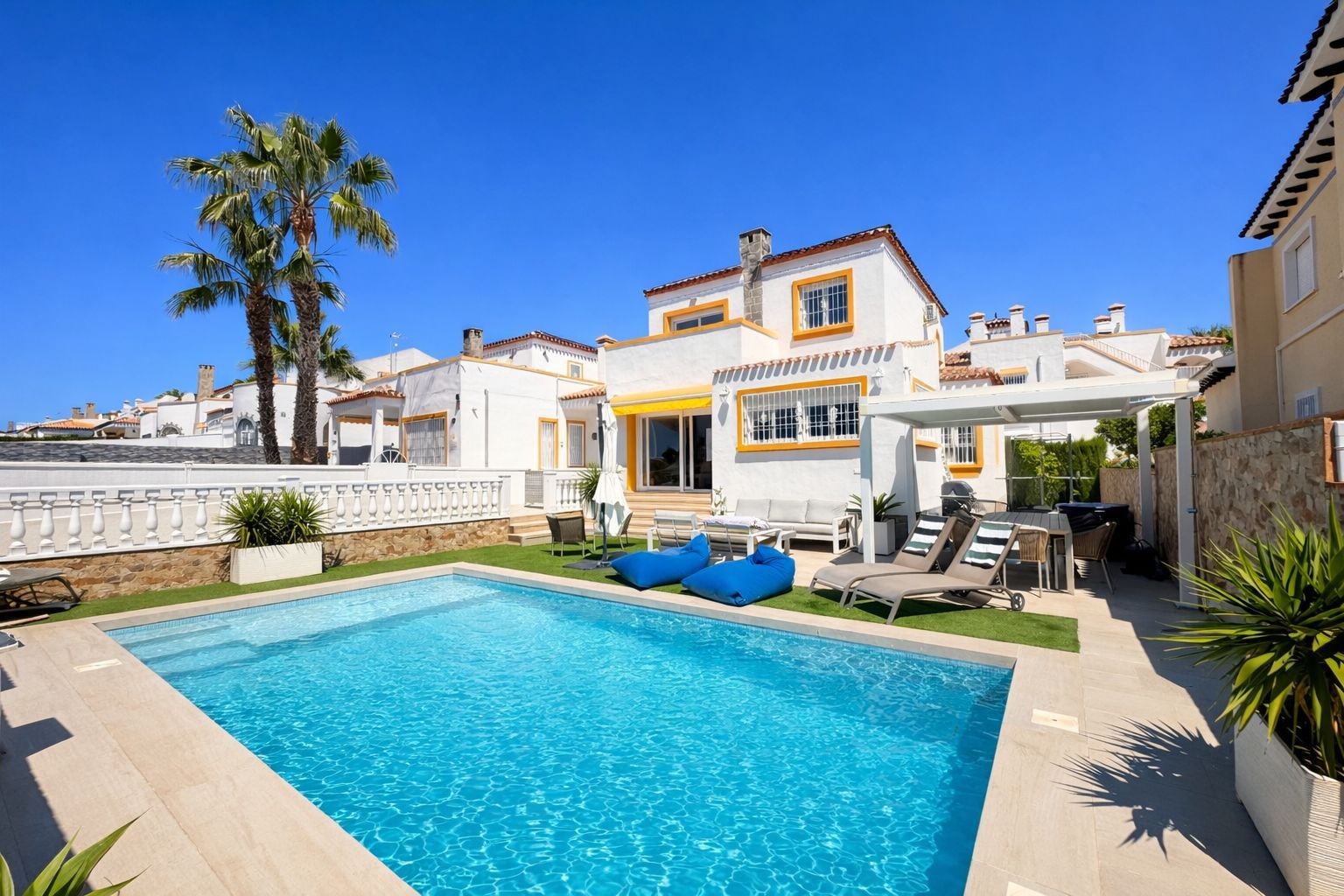 For sale - 3 Bedroom 2 Bathroom Villa in Los Dolses - Inland  - Alicante