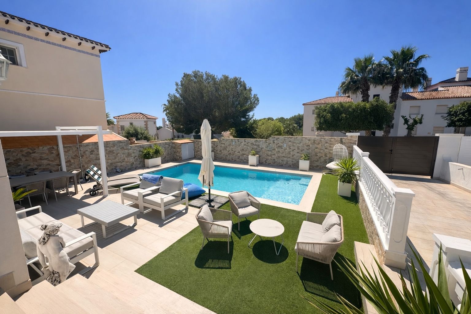 For sale - 3 Bedroom 2 Bathroom Villa in Los Dolses - Inland  - Alicante
