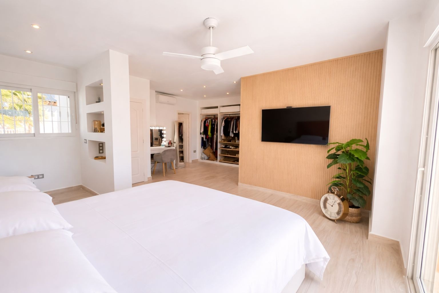 For sale - 3 Bedroom 2 Bathroom Villa in Los Dolses - Inland  - Alicante