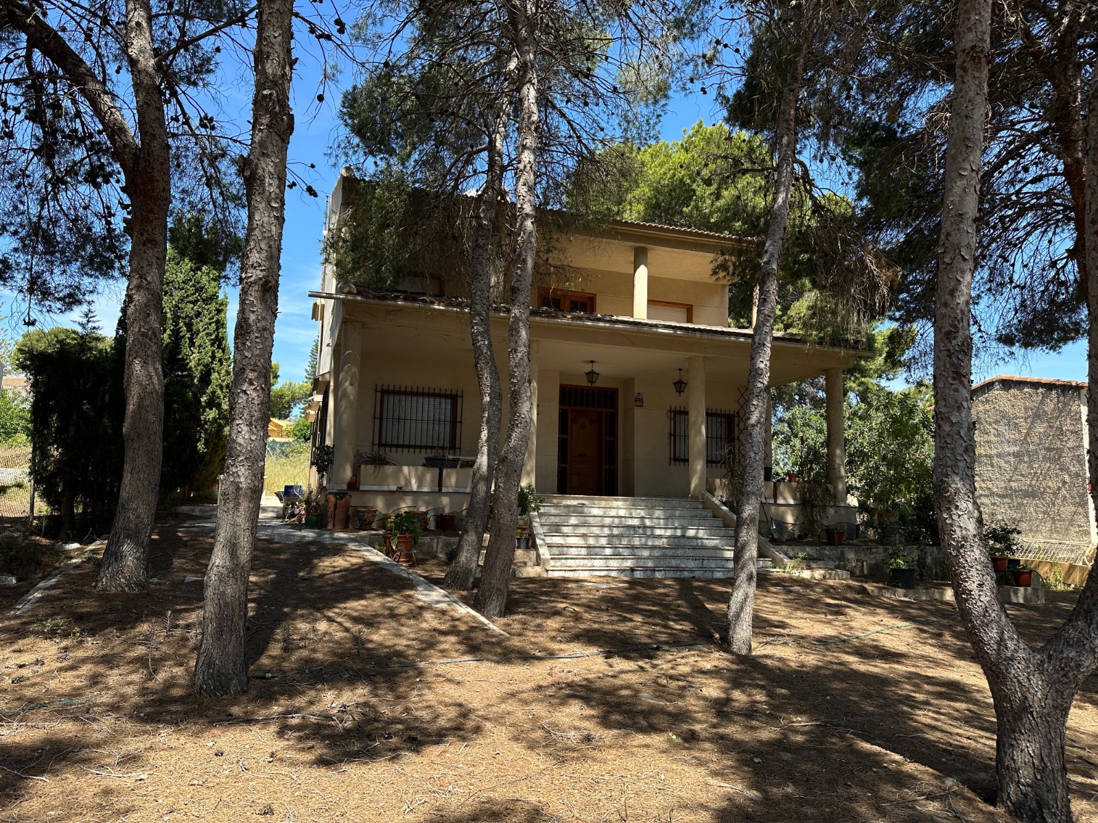 For sale - 8 Bedroom 4 Bathroom Villa in Torrevieja - Costa Blanca  - Alicante