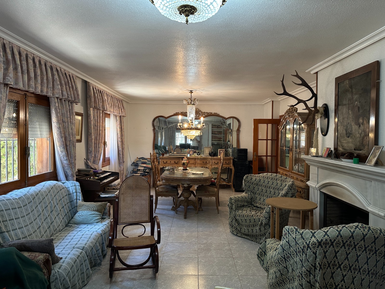 For sale - 8 Bedroom 4 Bathroom Villa in Torrevieja - Costa Blanca  - Alicante
