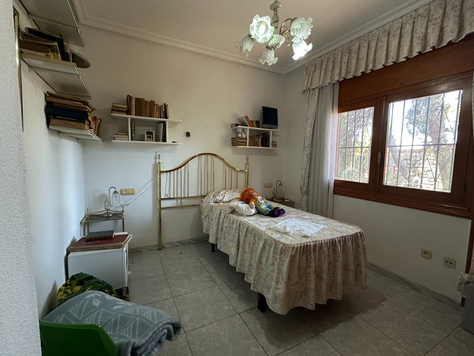 For sale - 8 Bedroom 4 Bathroom Villa in Torrevieja - Costa Blanca  - Alicante