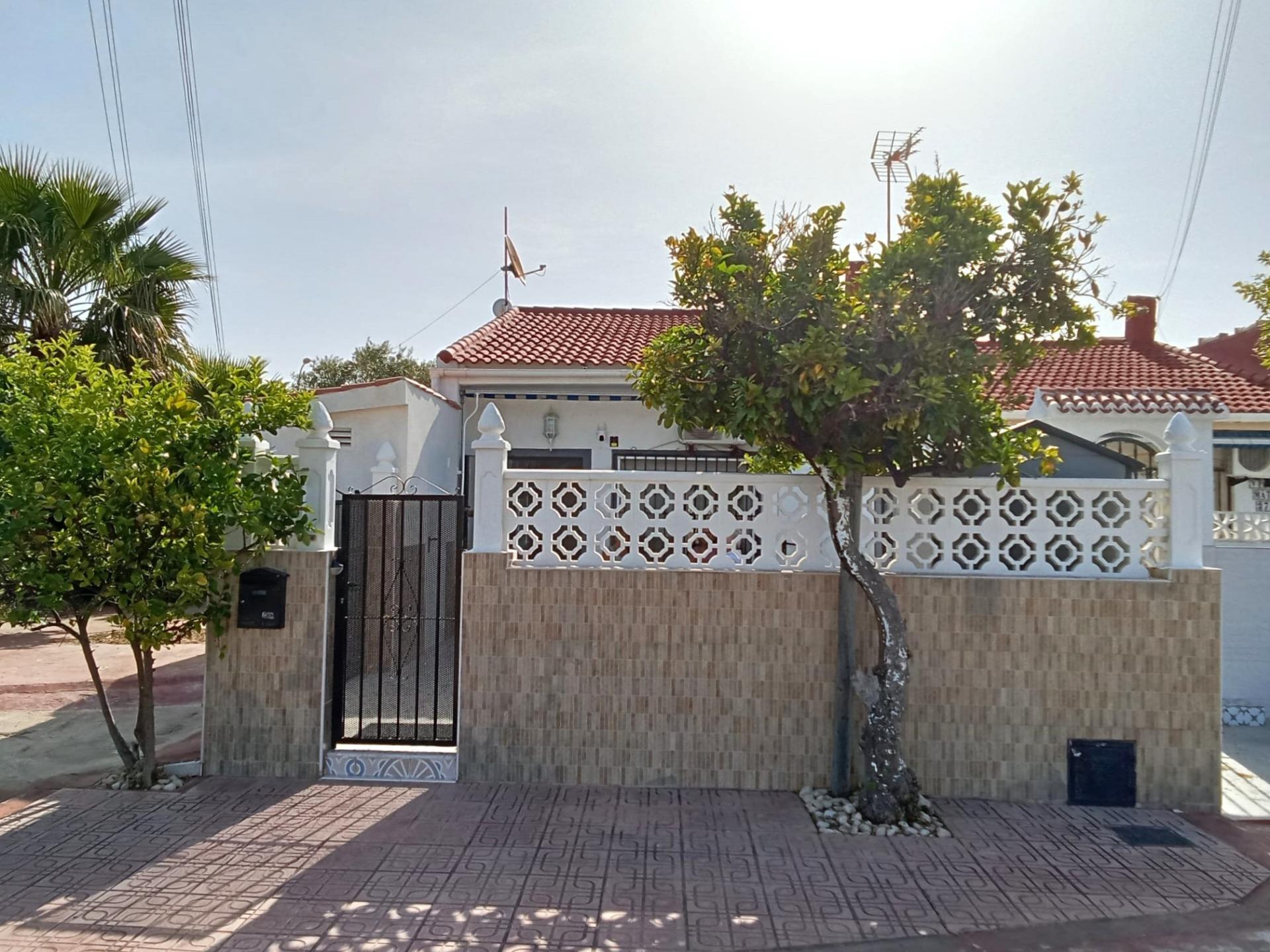 For sale - 2 Bedroom 1 Bathroom Bungalow in Torrevieja - Torretas  - Alicante