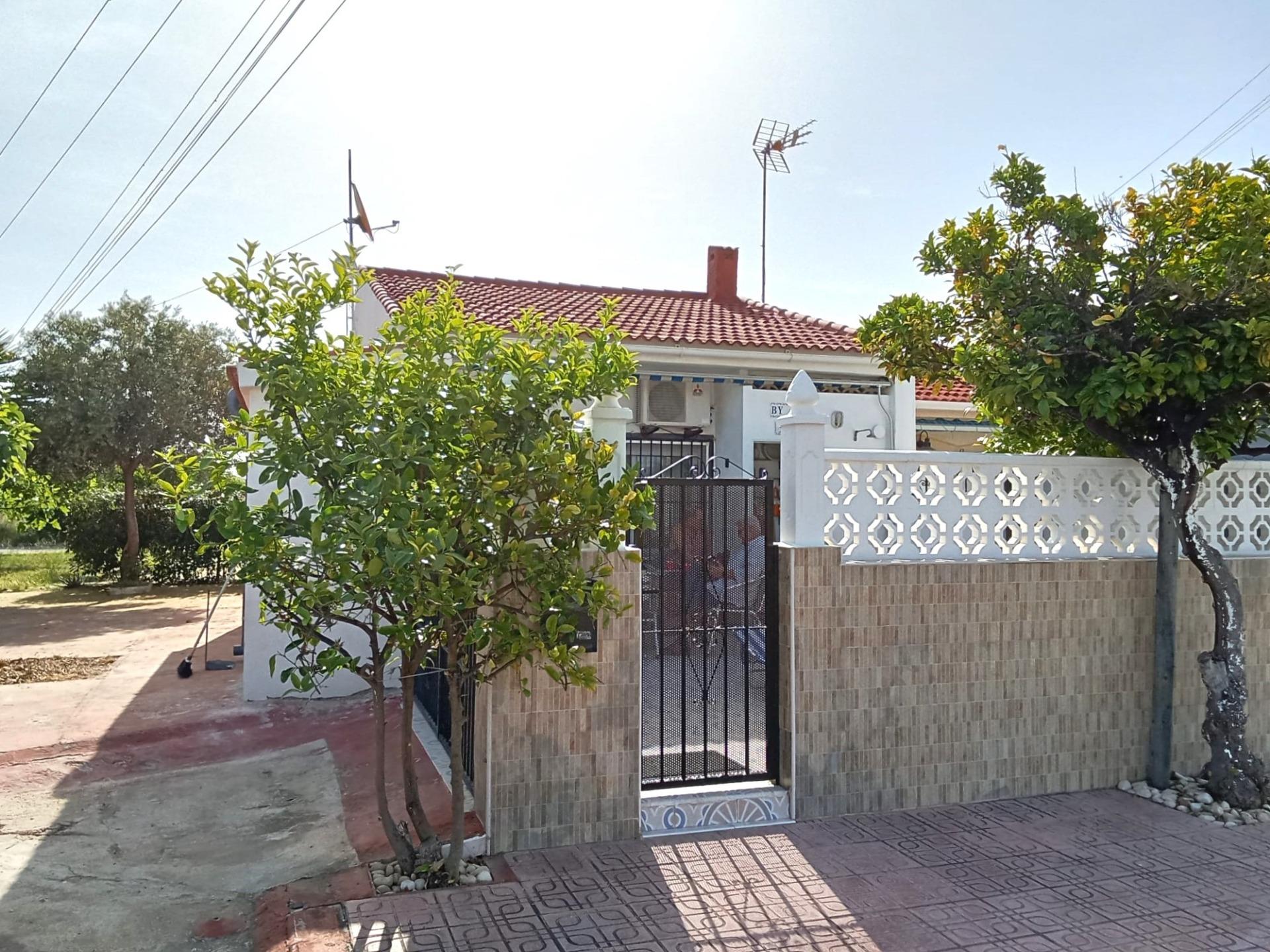 For sale - 2 Bedroom 1 Bathroom Bungalow in Torrevieja - Torretas  - Alicante