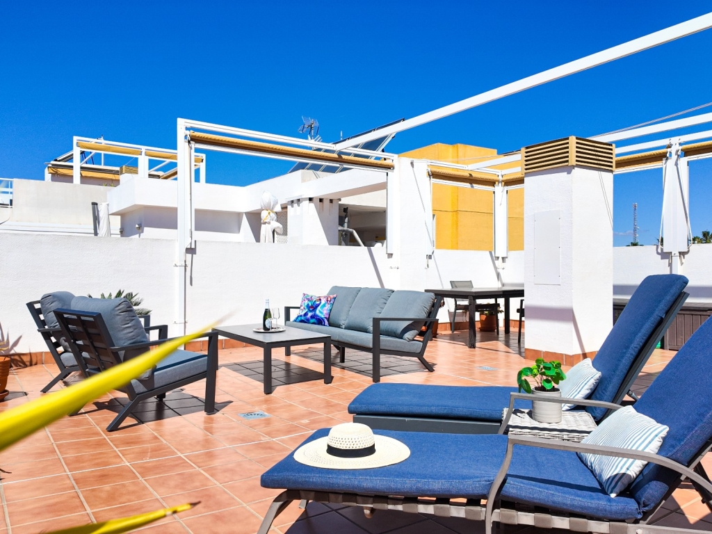 2 Bedroom 2 Bathroom Penthouse Apartment in Villamartin
