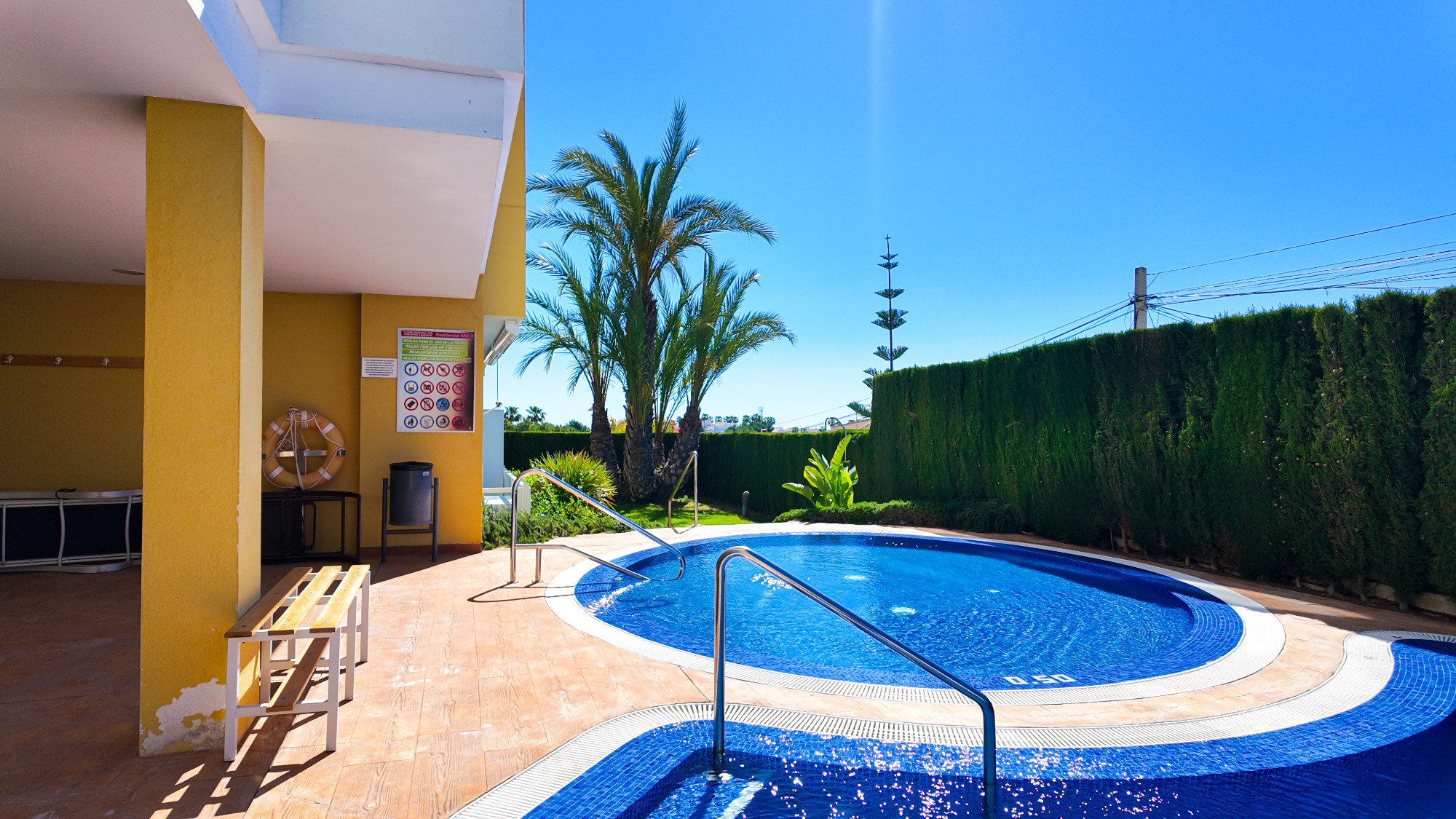 For sale - 2 Bedroom 2 Bathroom Penthouse Apartment in Villamartin - Costa Blanca  - Alicante