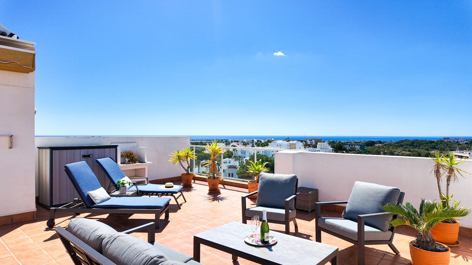 For sale - 2 Bedroom 2 Bathroom Penthouse Apartment in Villamartin - Costa Blanca  - Alicante