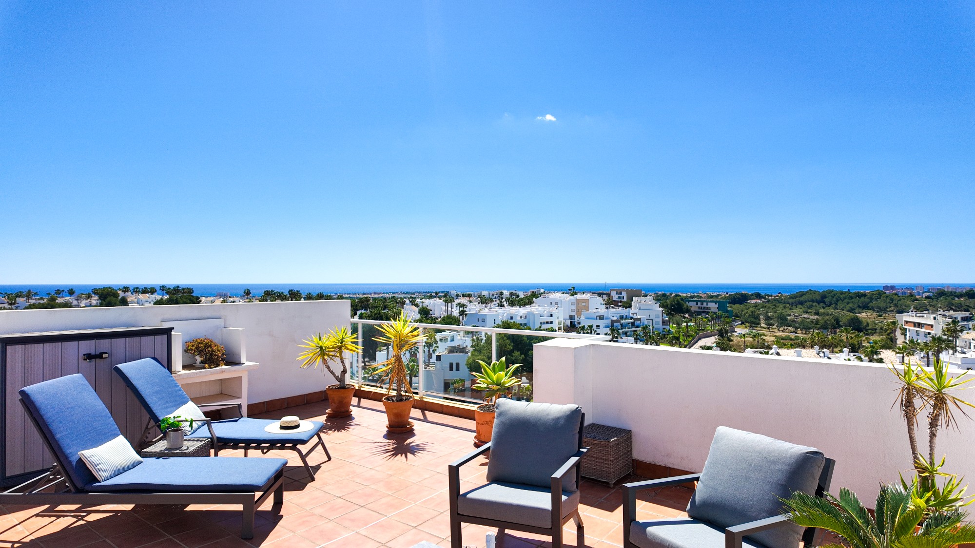 For sale - 2 Bedroom 2 Bathroom Penthouse Apartment in Villamartin - Costa Blanca  - Alicante