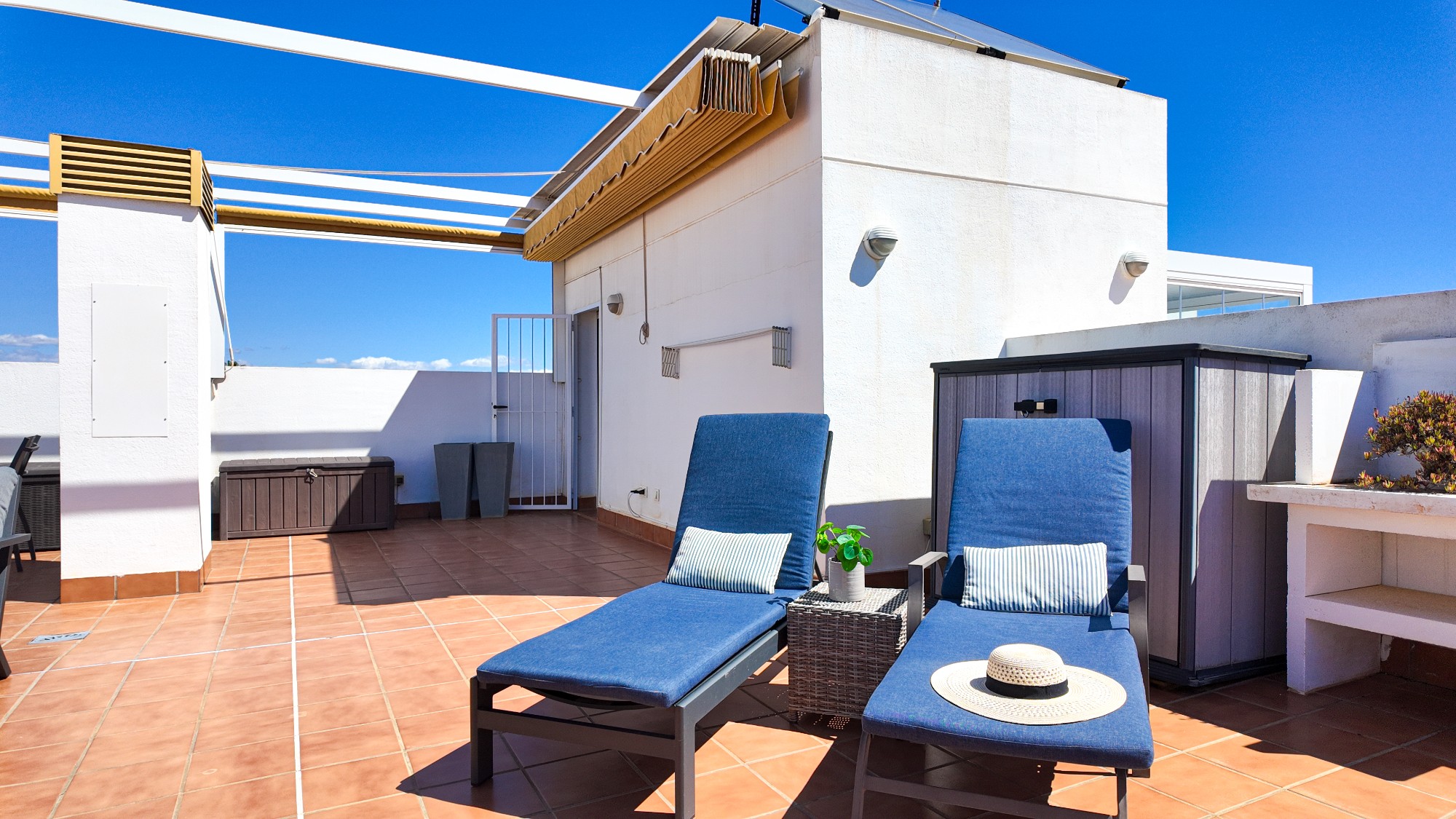 For sale - 2 Bedroom 2 Bathroom Penthouse Apartment in Villamartin - Costa Blanca  - Alicante