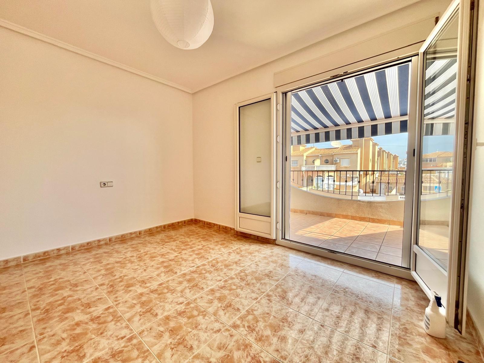 For sale - 3 Bedroom 1 Bathroom Quad House in Playa Flamenca  - Playa Flamenca  - Alicante