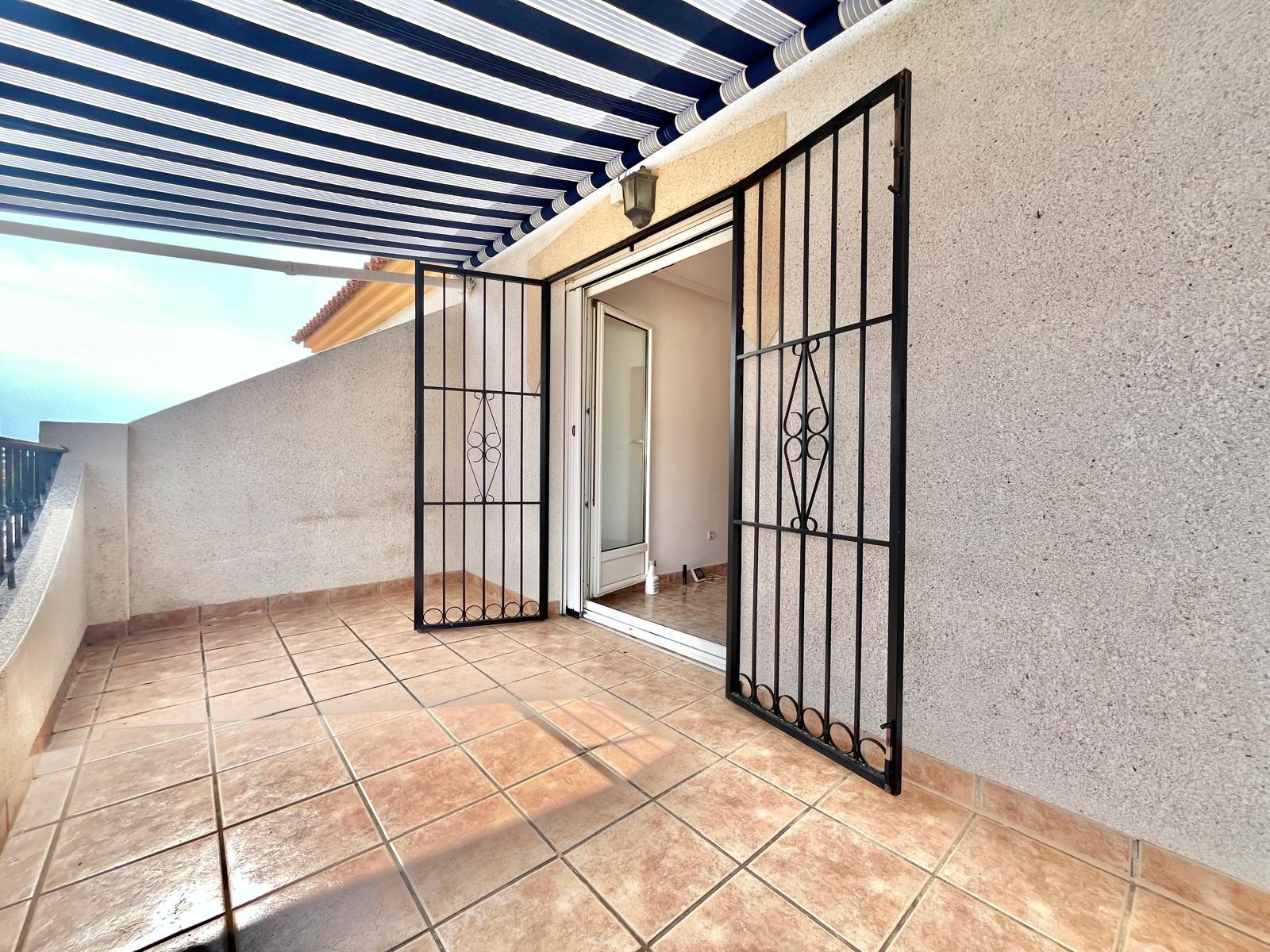 For sale - 3 Bedroom 1 Bathroom Quad House in Playa Flamenca  - Playa Flamenca  - Alicante