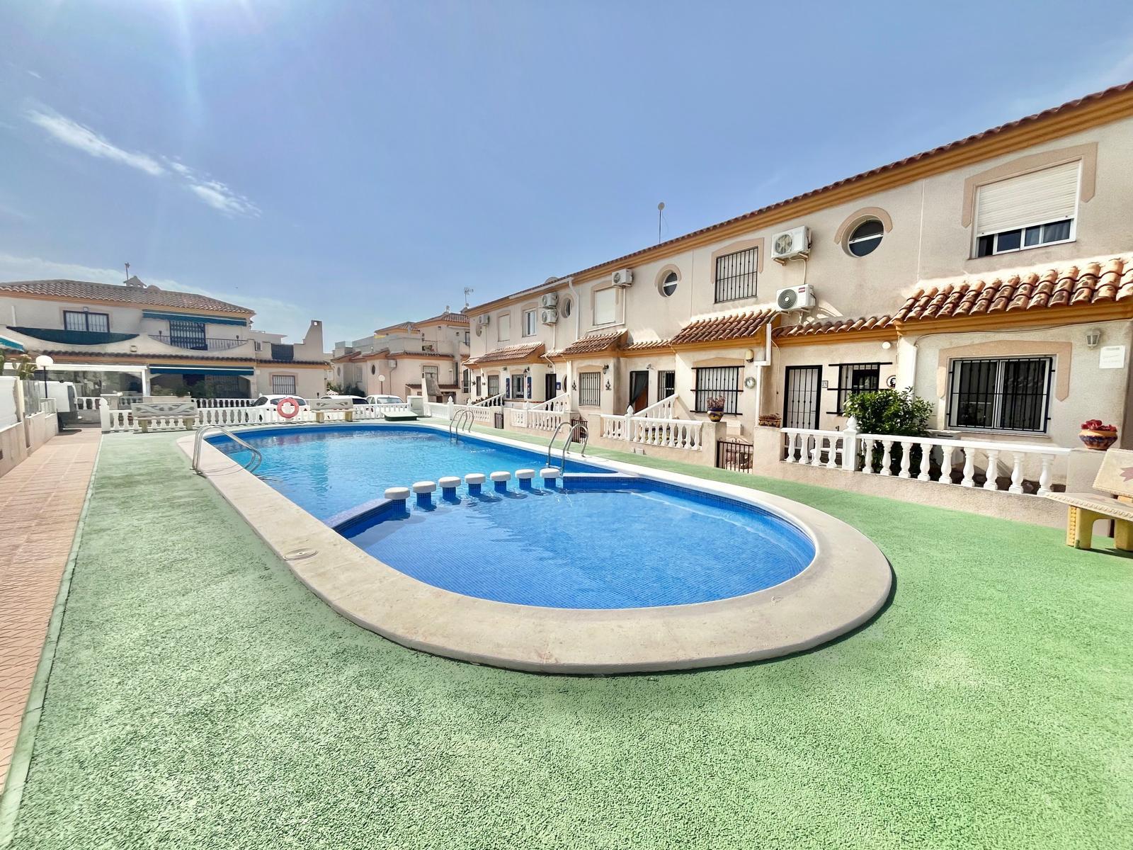For sale - 3 Bedroom 1 Bathroom Quad House in Playa Flamenca  - Playa Flamenca  - Alicante