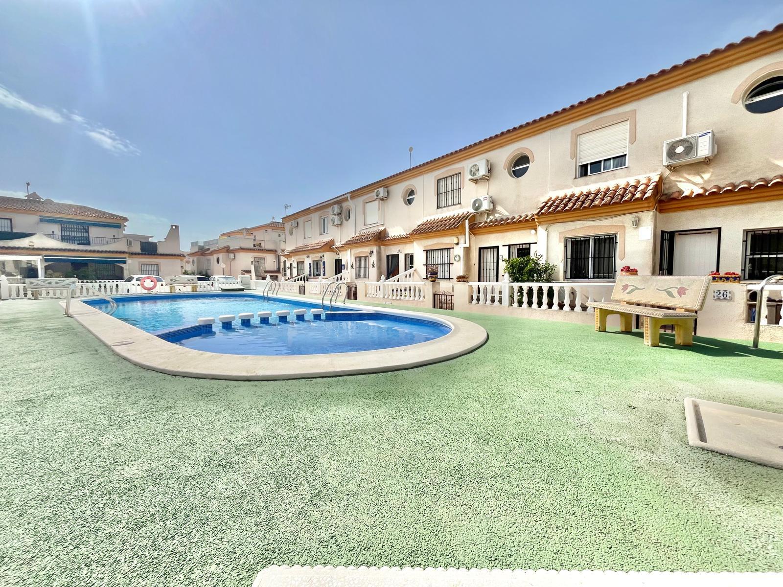 For sale - 3 Bedroom 1 Bathroom Quad House in Playa Flamenca  - Playa Flamenca  - Alicante