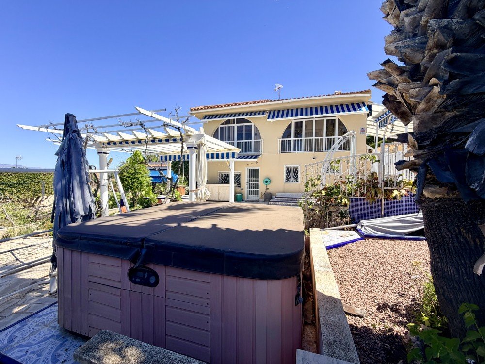 For sale - 4 Bedroom 3 Bathroom Villa in Ciudad Quesada - Costa Blanca  - Alicante