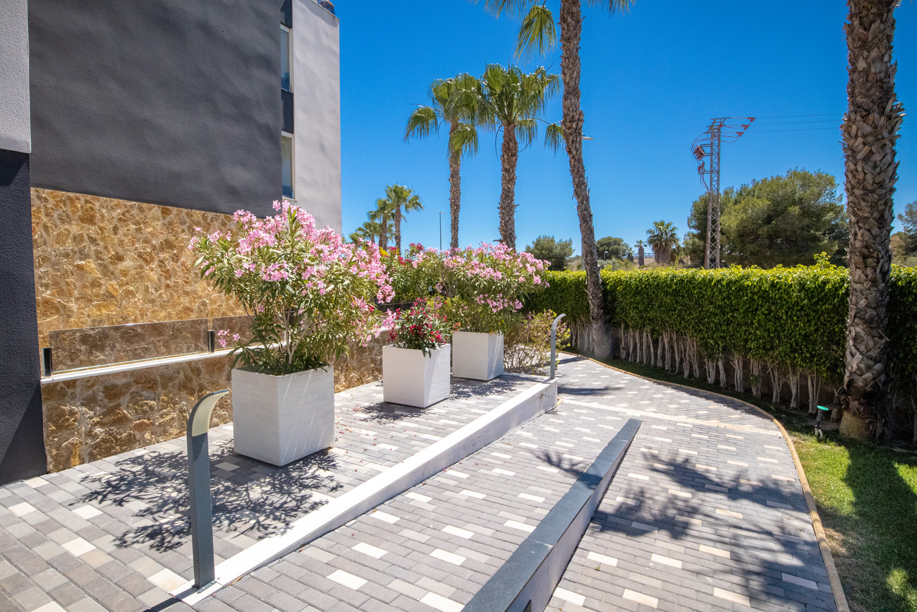 For sale - 3 Bedroom 2 Bathroom Penthouse Penthouse in Los Altos - AMANECER  - Alicante