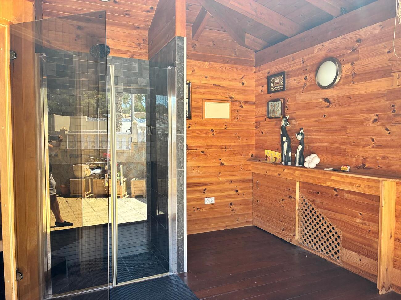 For sale - 4 Bedroom 3 Bathroom Villa in Los Balcones - Costa Blanca  - Alicante