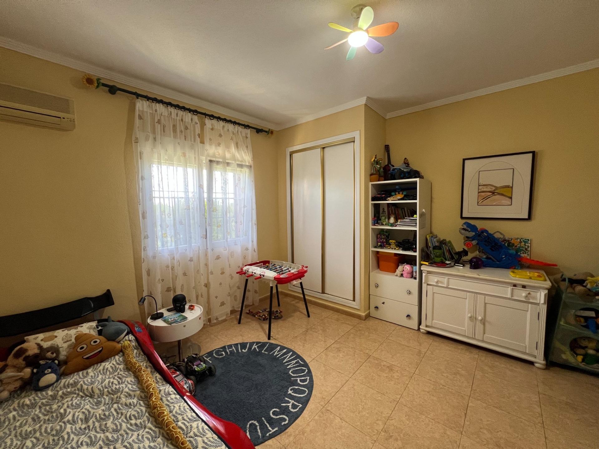 For sale - 4 Bedroom 1 Bathroom Finca in Dolores - Comunidad Valenciana  - Alicante
