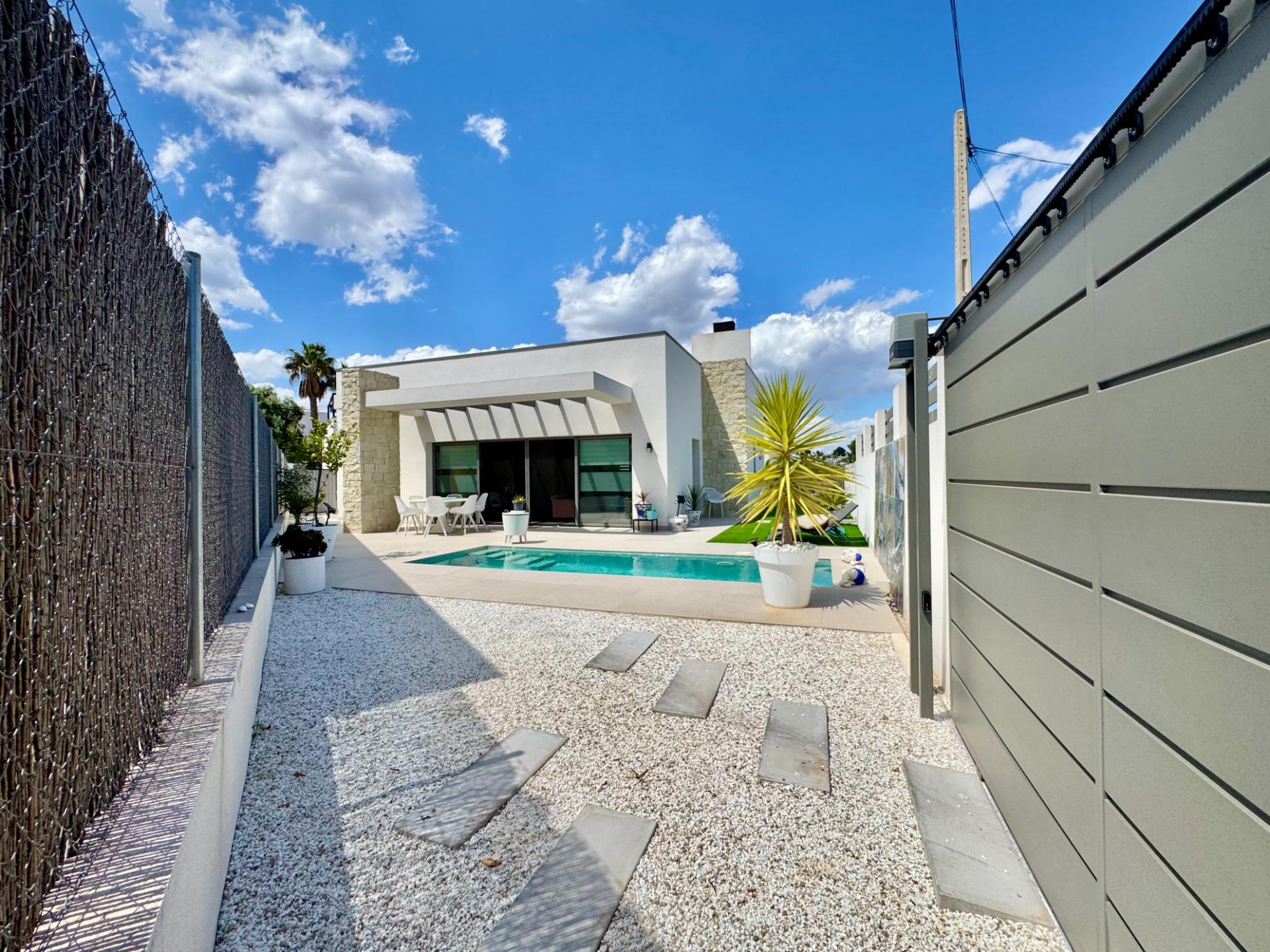 For sale - 3 Bedroom 2 Bathroom Villa in San Miguel de Salinas - Blue Lagoon - Galán  - Alicante