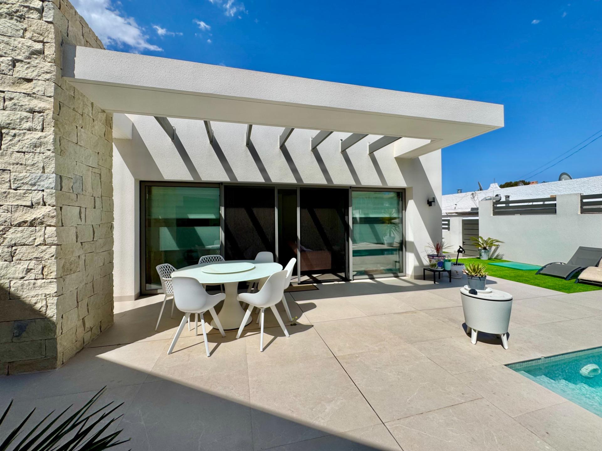 For sale - 3 Bedroom 2 Bathroom Villa in San Miguel de Salinas - Blue Lagoon - Galán  - Alicante