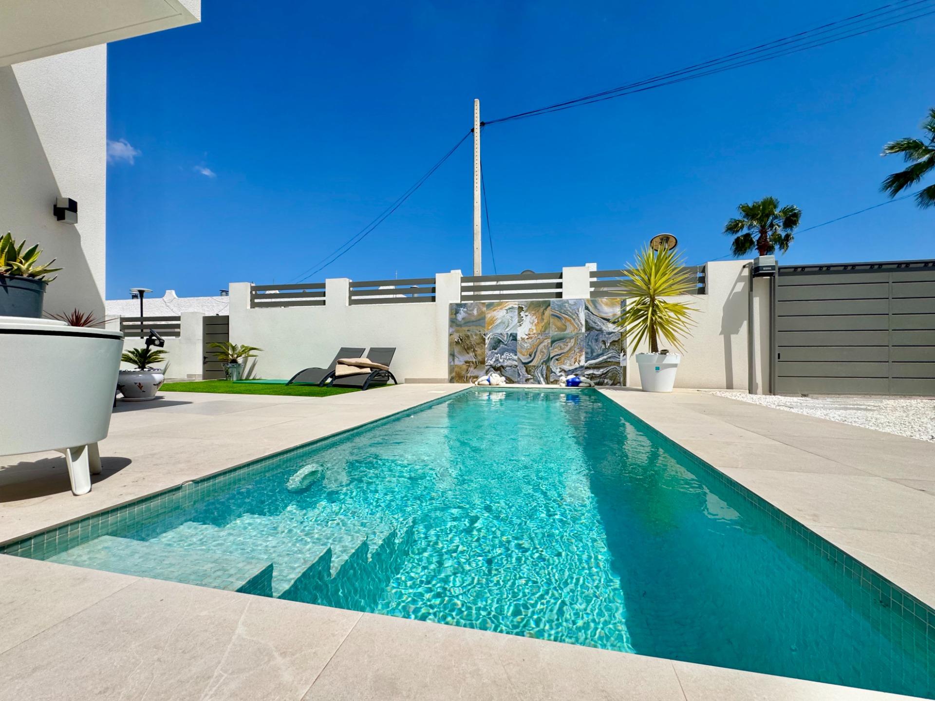 For sale - 3 Bedroom 2 Bathroom Villa in San Miguel de Salinas - Blue Lagoon - Galán  - Alicante